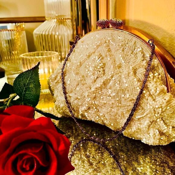 ♥️ Vintage beaded purse, wedding clutch 1950s-60s Iridescent jeweled clasp - Picture 1 of 16